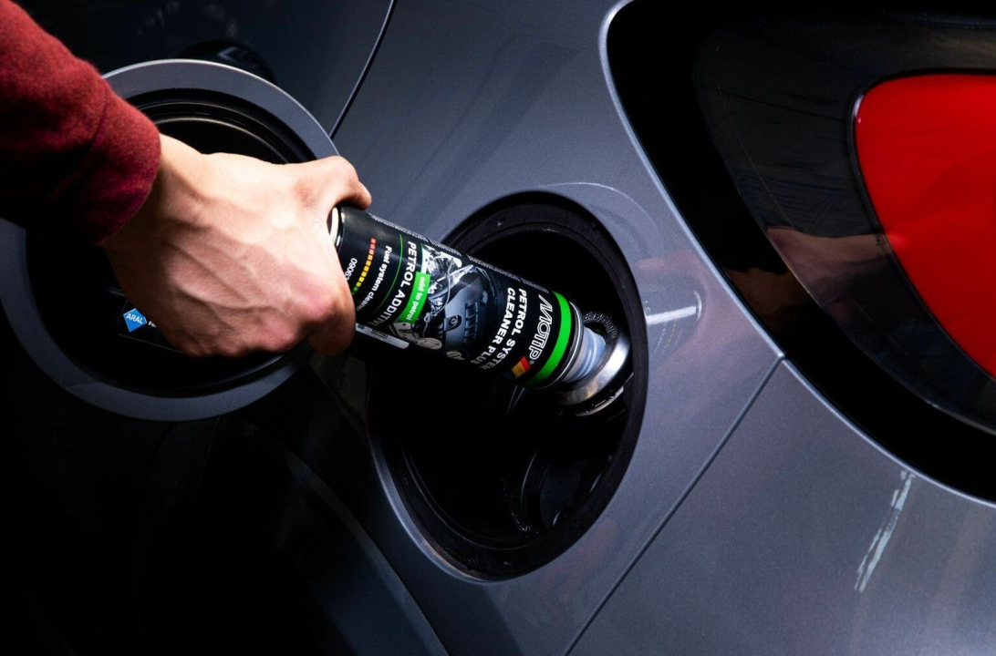 additif-essence-car-reservoir